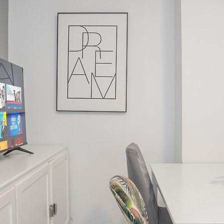 Apartamento Perfect Getaway In Triana - 15M Walk Giralda Sevilla Exterior foto