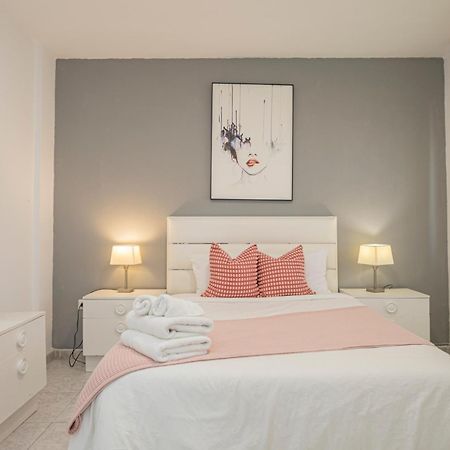 Apartamento Perfect Getaway In Triana - 15M Walk Giralda Sevilla Exterior foto